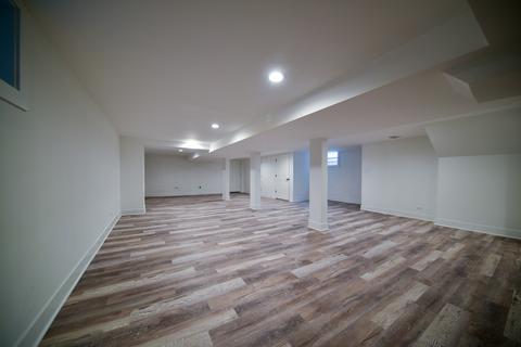 7242 S Bennett Ave, Chicago, IL 60649 photo 33