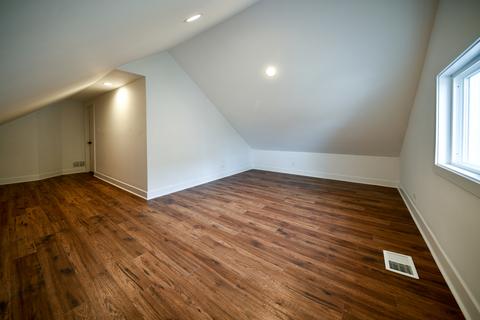7242 S Bennett Ave, Chicago, IL 60649 photo 30