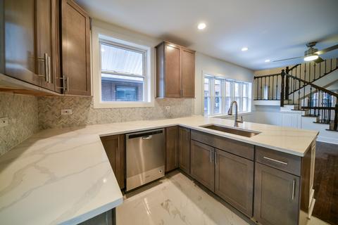 7242 S Bennett Ave, Chicago, IL 60649 photo 14