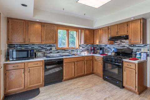 802 Edgelawn Dr, Plano, IL 60545 photo 3