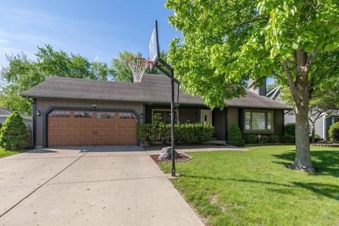 802 Edgelawn Dr, Plano, IL 60545 photo 1