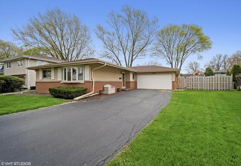 1309 E Mulberry Ln, Mount Prospect, IL 60056 photo 1