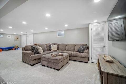 1309 E Mulberry Ln, Mount Prospect, IL 60056 photo 17
