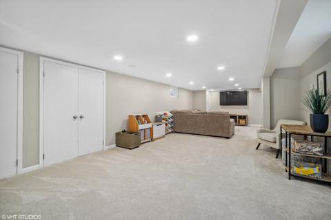 1309 E Mulberry Ln, Mount Prospect, IL 60056 photo 16