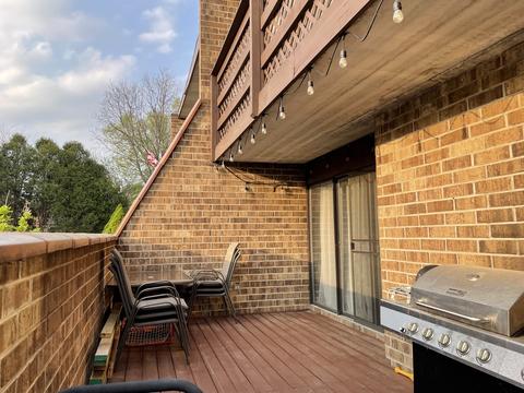 1103 Kenneth Cir, Elgin, IL 60120 photo 3
