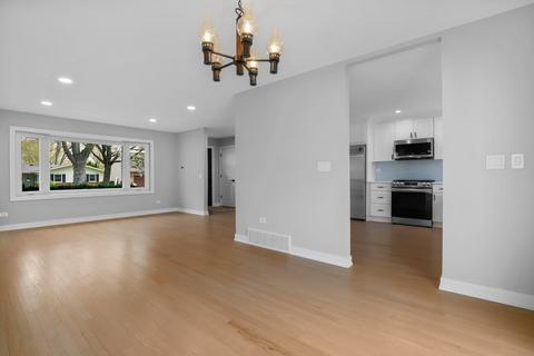 1605 W Catalpa Ln, Mount Prospect, IL 60056 photo 11