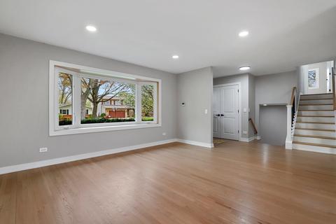 1605 W Catalpa Ln, Mount Prospect, IL 60056 photo 9