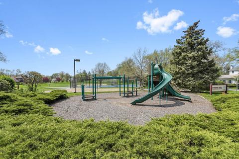 237 Sunrise Ave, Willowbrook, IL 60527 photo 16