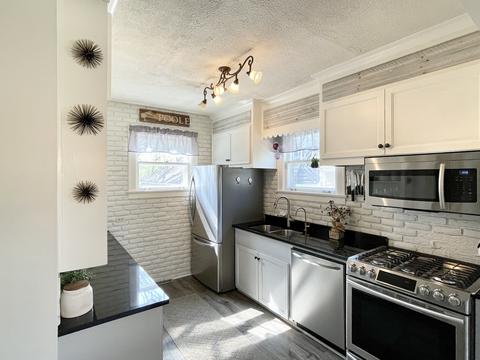 940 Bellevue Ave, Elgin, IL 60120 photo 12