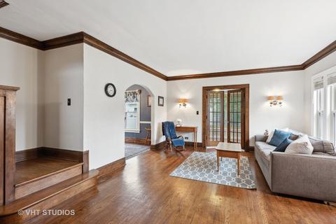 217 E Madison Ave, Wheaton, IL 60187 photo 3