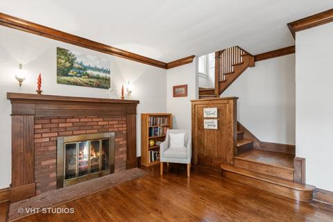 217 E Madison Ave, Wheaton, IL 60187 photo 2