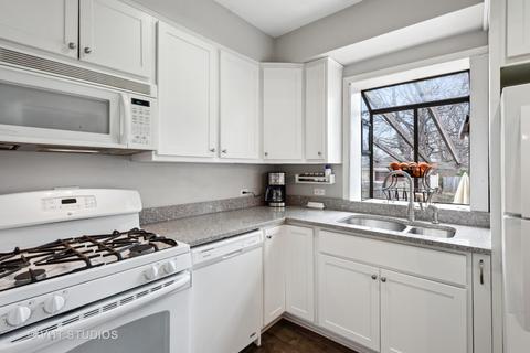 217 E Madison Ave, Wheaton, IL 60187 photo 5