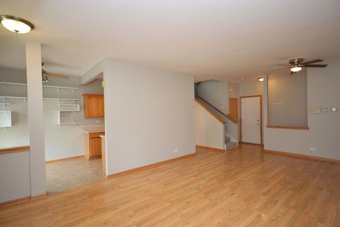 2305 Reflections Dr, Aurora, IL 60502 photo 2