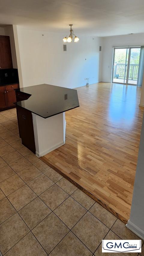 275 E Railroad Ave #304, Bartlett, IL 60103 photo 9