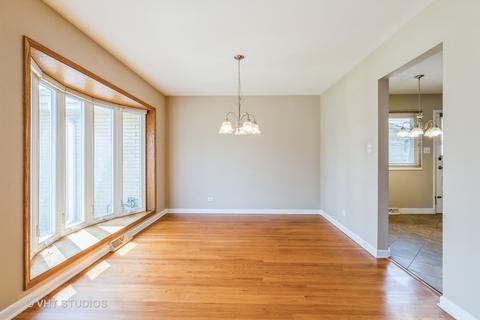 1084 Marshall Dr, Des Plaines, IL 60016 photo 7