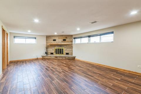 1084 Marshall Dr, Des Plaines, IL 60016 photo 11