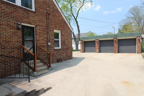 1022 E Front St, Bloomington, IL 61701 photo 4