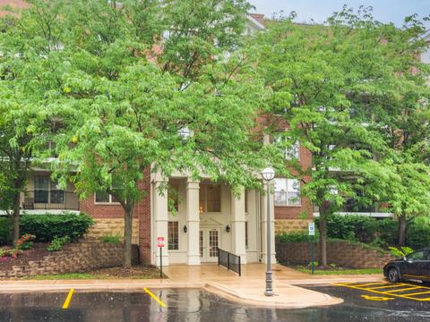 3135 Town Square Dr #208, Rolling Meadows, IL 60008 photo 1