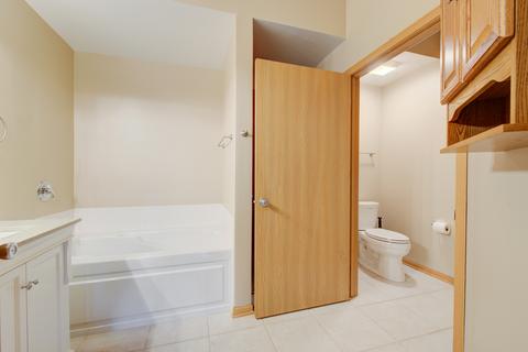 3135 Town Square Dr #208, Rolling Meadows, IL 60008 photo 15