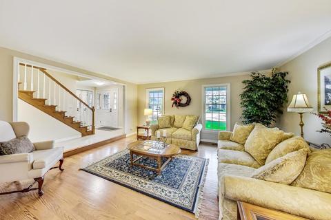 650 Bending Ct, Des Plaines, IL 60016 photo 9