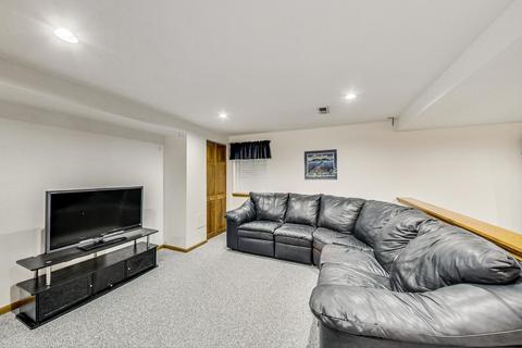 650 Bending Ct, Des Plaines, IL 60016 photo 44