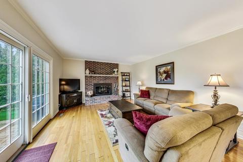 650 Bending Ct, Des Plaines, IL 60016 photo 13