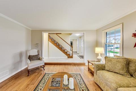 650 Bending Ct, Des Plaines, IL 60016 photo 10