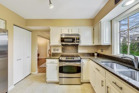 650 Bending Ct, Des Plaines, IL 60016 photo 17
