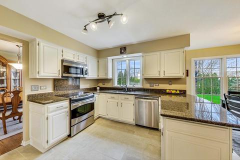 650 Bending Ct, Des Plaines, IL 60016 photo 16