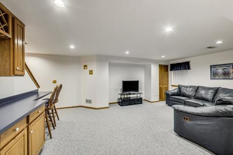 650 Bending Ct, Des Plaines, IL 60016 photo 45
