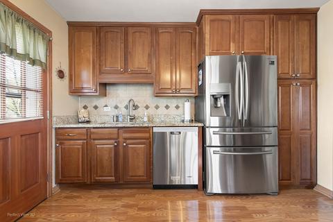 1650 Dennison Rd, Hoffman Estates, IL 60169 photo 7