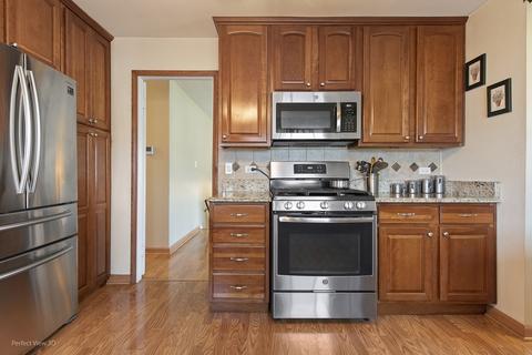 1650 Dennison Rd, Hoffman Estates, IL 60169 photo 8