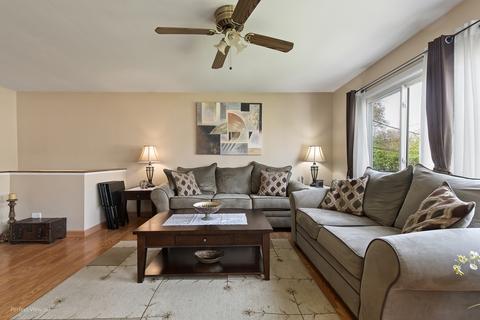 1650 Dennison Rd, Hoffman Estates, IL 60169 photo 3