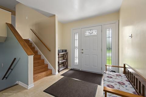 1650 Dennison Rd, Hoffman Estates, IL 60169 photo 2
