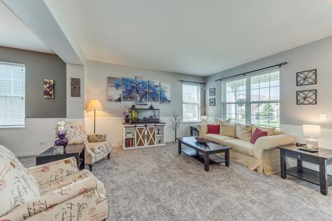 3075 Chalkstone Ave, Elgin, IL 60124 photo 5