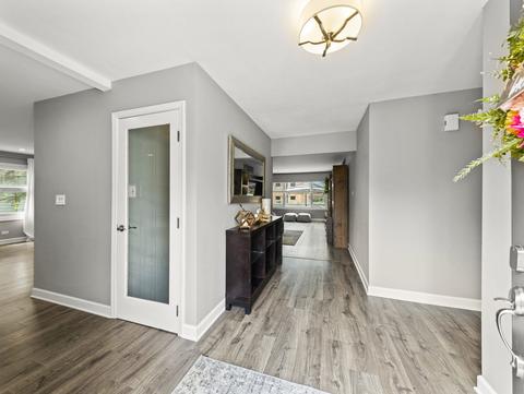 1521 Applegate Dr, Naperville, IL 60565 photo 2
