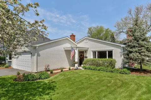 917 Parkway Dr, Wheaton, IL 60187 photo 2