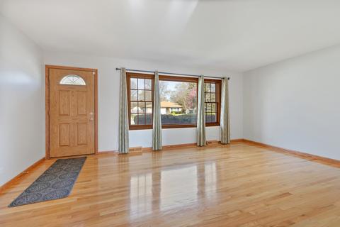 967 Cuyahoga Dr, Bartlett, IL 60103 photo 3