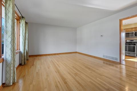 967 Cuyahoga Dr, Bartlett, IL 60103 photo 4