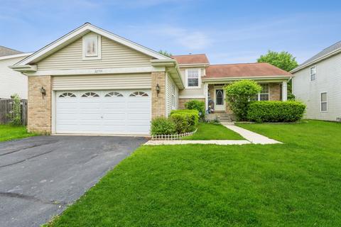 32759 Innetowne Rd, Lakemoor, IL 60051 photo 1