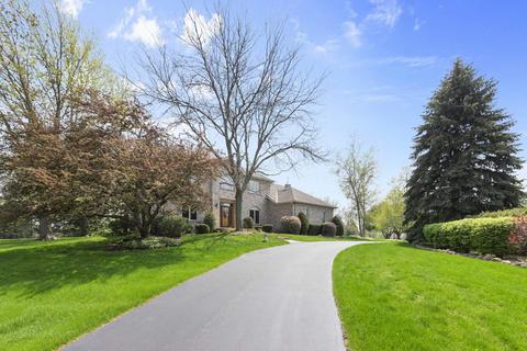 4 N495 Mountain Ash Dr, Wayne, IL 60184 photo 2