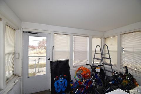 901 E Benton St, Aurora, IL 60505 photo 12