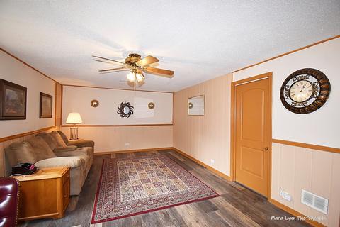 812 Foster Ave, Bartlett, IL 60103 photo 13