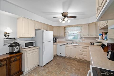 173 S Jane Dr, Elgin, IL 60123 photo 11
