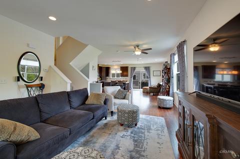 1319 Avery Ave, Wheaton, IL 60187 photo 9