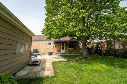 2631 Maple St, Des Plaines, IL 60018 photo 14