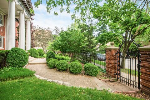1000 E 48th St, Chicago, IL 60615 photo 1