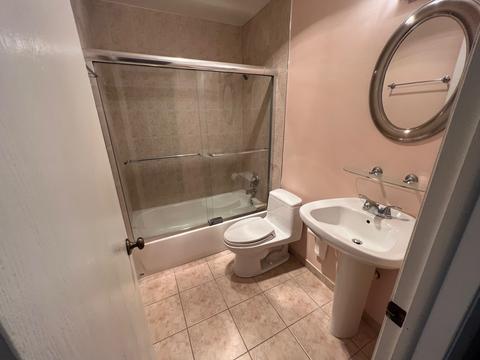 686 Scanlon Dr #B2, Wheeling, IL 60090 photo 4