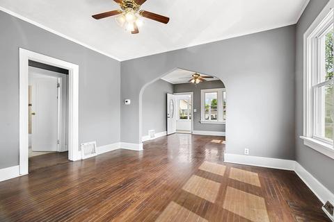 635 5th Ave, Aurora, IL 60505 photo 7