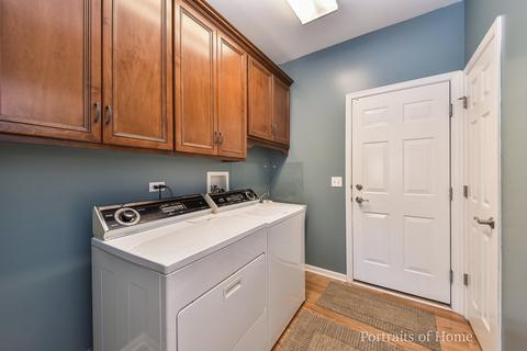 2240 Lundquist Dr, Aurora, IL 60503 photo 14